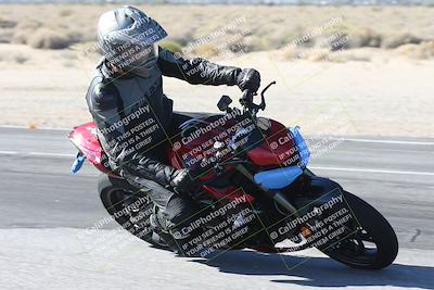 media/Dec-01-2025-Moto Forza (Mon) [[2daa91e15f]]/3-Beginner Group/Session 3 (Turn 16 Inside)/